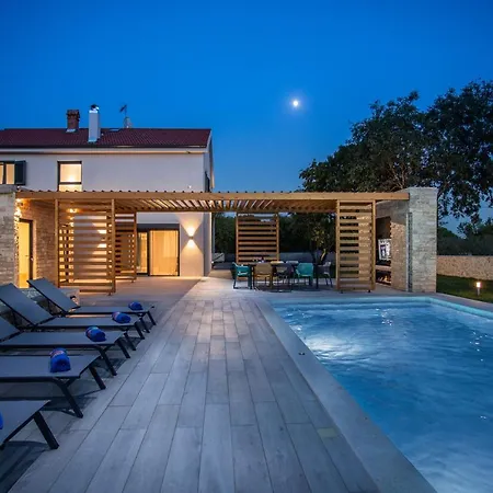 Unikat With Pool And Sauna Villa Puljane