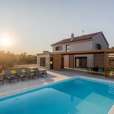Unikat With Pool And Sauna Villa Puljane