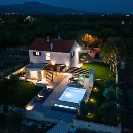 Unikat With Pool And Sauna Villa *